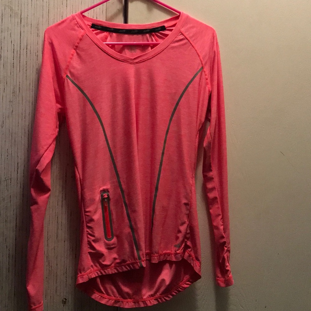 Pink active top